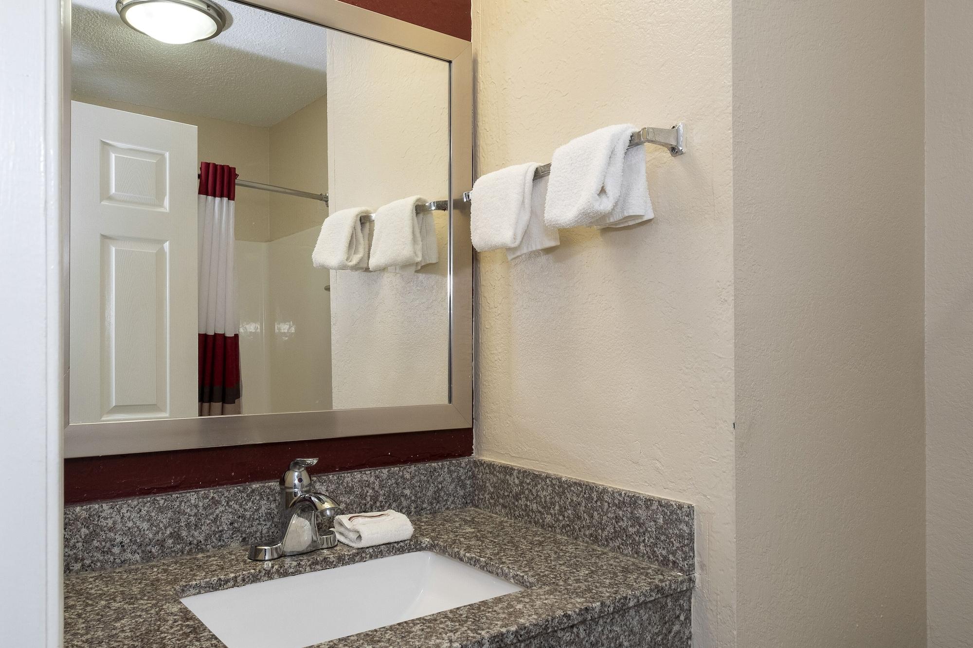 Red Roof Inn & Suites Pensacola-Nas Corry Beach Haven Eksteriør billede