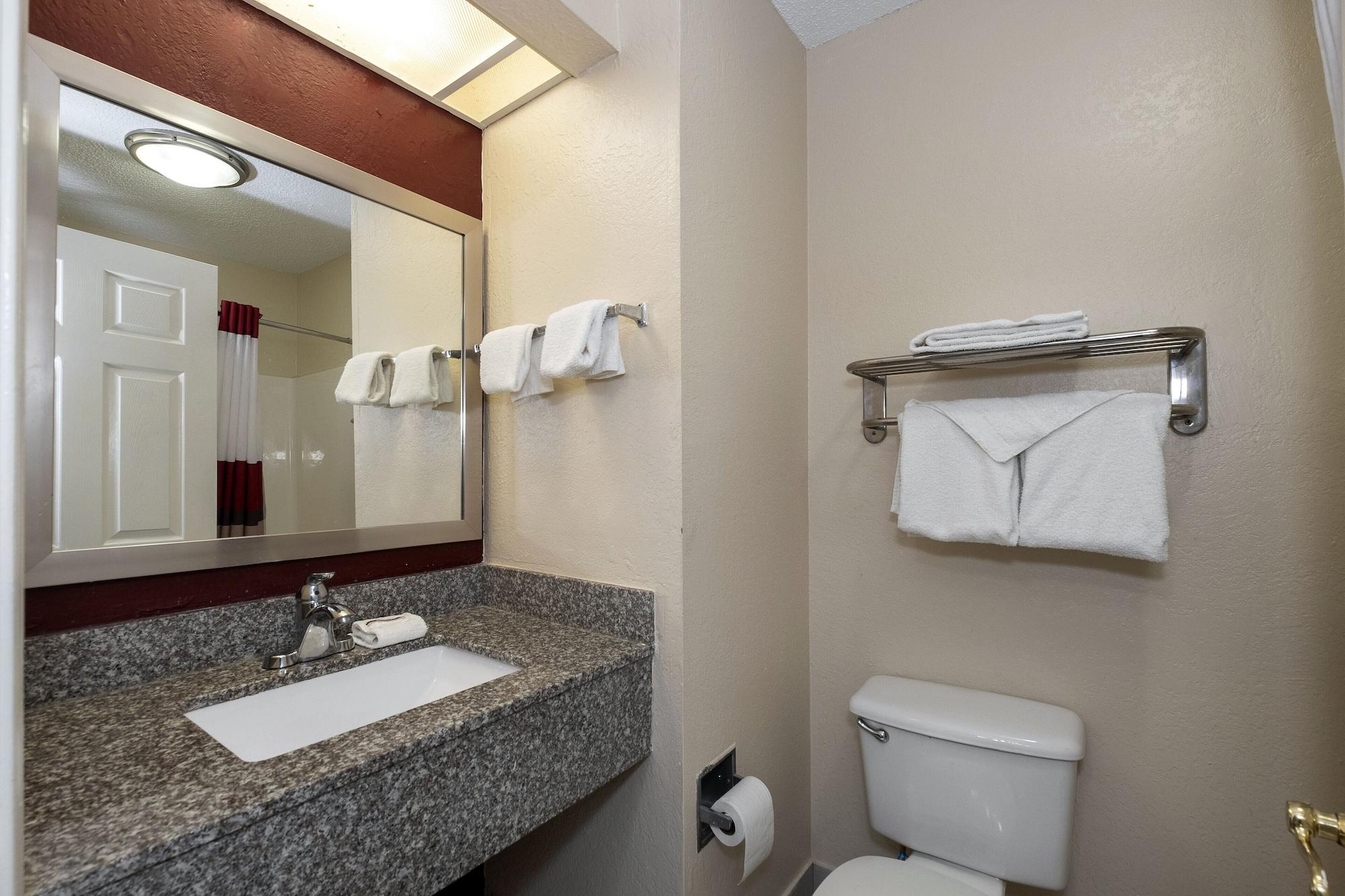 Red Roof Inn & Suites Pensacola-Nas Corry Beach Haven Eksteriør billede