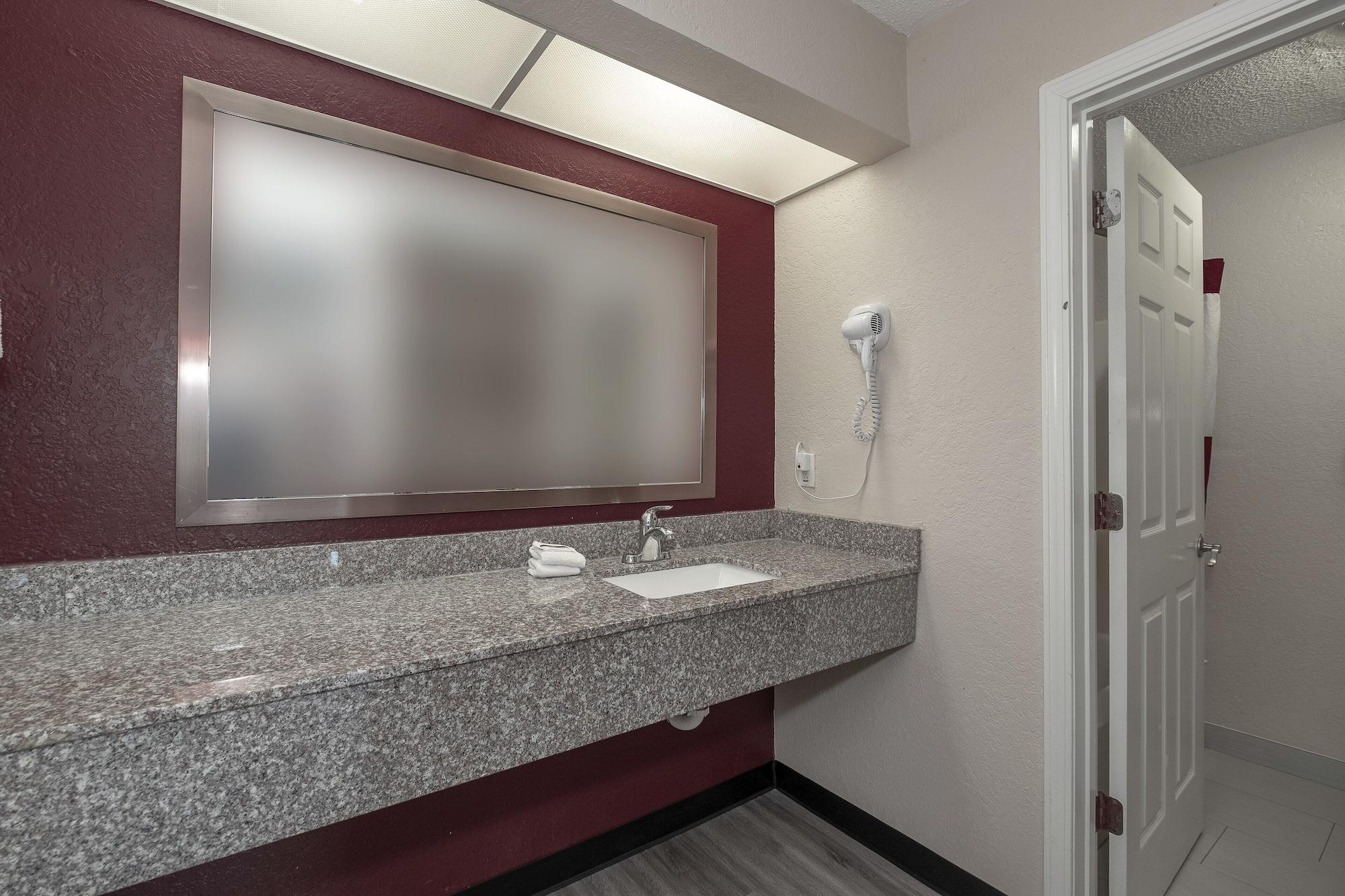 Red Roof Inn & Suites Pensacola-Nas Corry Beach Haven Eksteriør billede