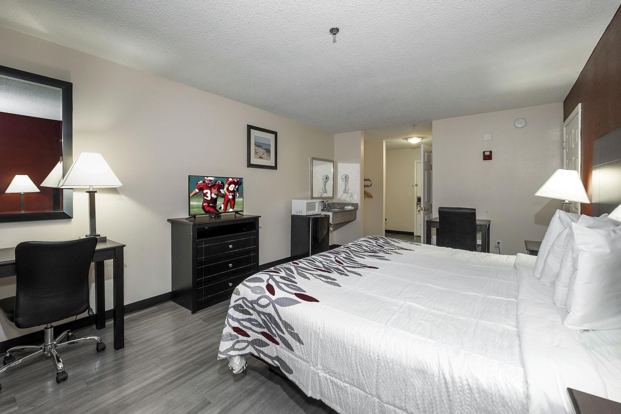 Red Roof Inn & Suites Pensacola-Nas Corry Beach Haven Eksteriør billede