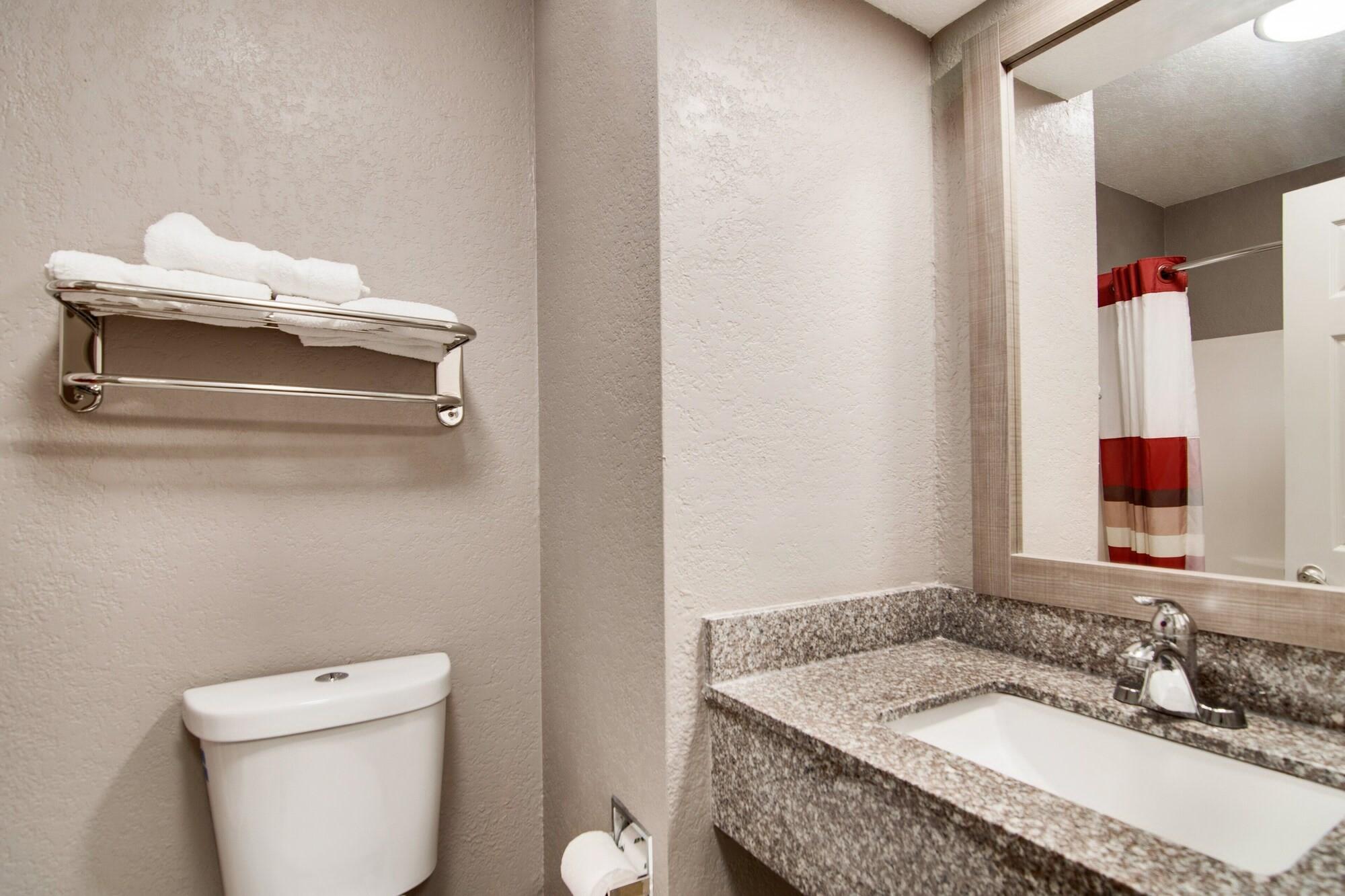 Red Roof Inn & Suites Pensacola-Nas Corry Beach Haven Eksteriør billede