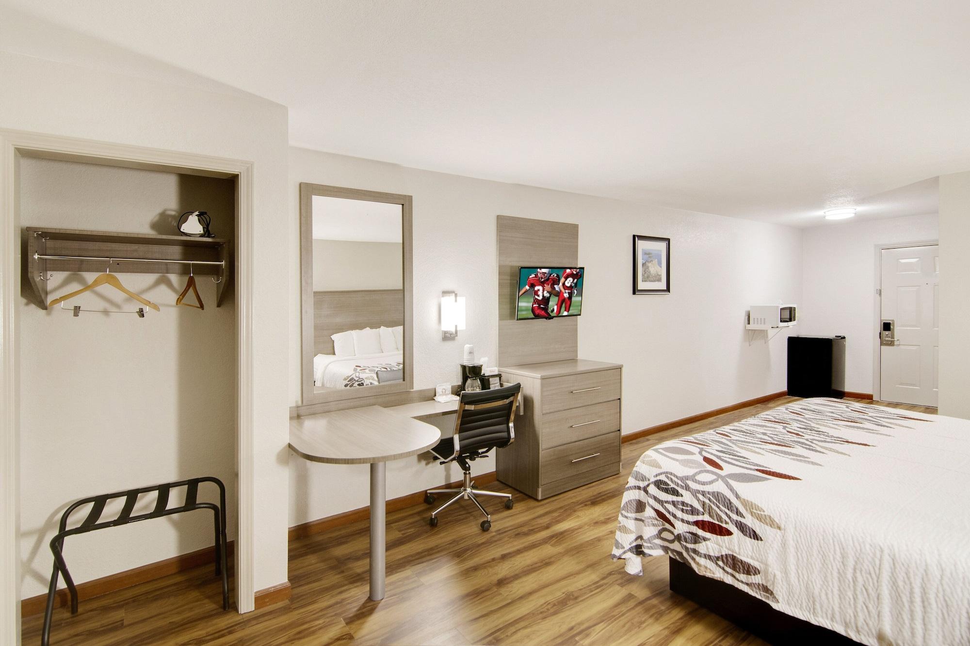 Red Roof Inn & Suites Pensacola-Nas Corry Beach Haven Eksteriør billede